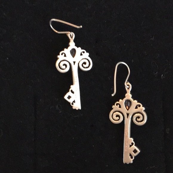 SOLD WITH $25 COUPON - Picture 3 of 6